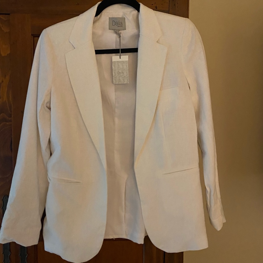 New white linen/cotton blend blazer fully lined